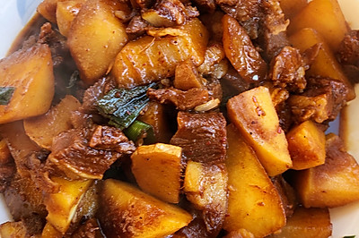 土豆白萝卜炖牛肉