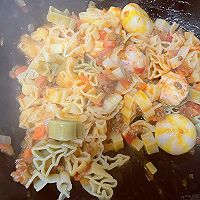 #白色情人节限定美味#为他做早餐～鱼丸意面的做法图解5