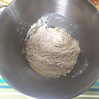 金色主题-南瓜豆沙面包的做法图解3