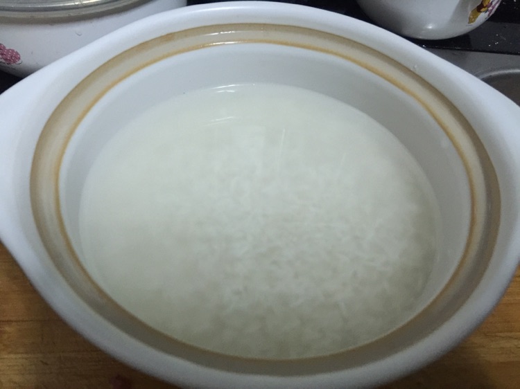广式煲仔饭的做法图解1