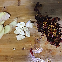 辣炒鸭腿的做法图解1