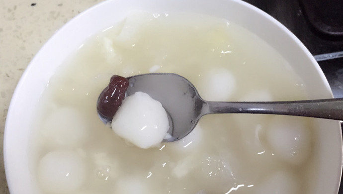 银耳甜酒汤圆