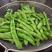 #米饭最强CP#干煸四季豆的做法图解5