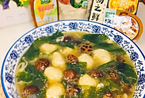 #i上冬日 吃在e起#鸡肉丸松茸菌菇汤的做法