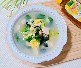 #测测你的夏日美食需求#豆腐蛤蜊肉蛋花汤的做法
