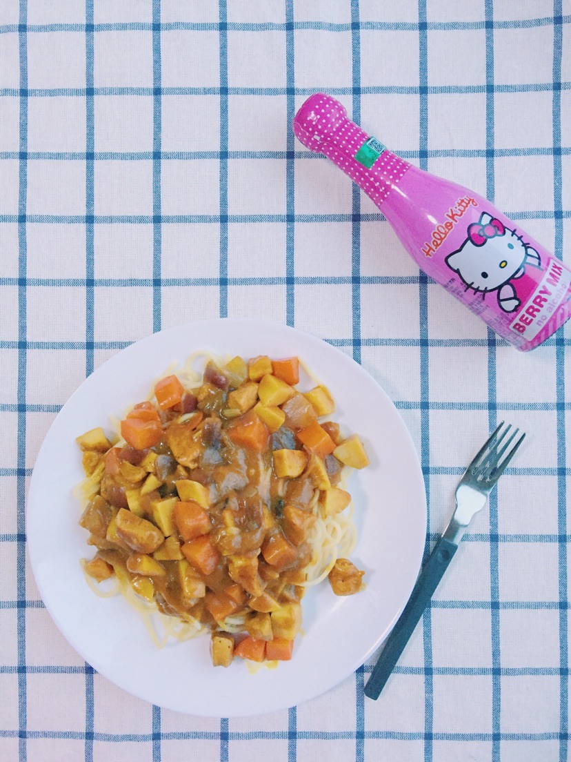 咖喱芋头鸡胸意面