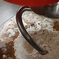 #奇妙烘焙屋#会爆浆的红糖核桃吐司的做法图解3