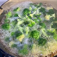 厨房新手必学家常减脂蒜泥西兰花的做法图解5