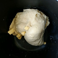 超软炼乳辫子面包的做法图解4