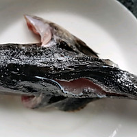 #流感季饮食攻略#提升免疫力，鲜嫩可口—清蒸石斑的做法图解2