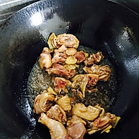 鸡肉炒腿菇的做法图解3