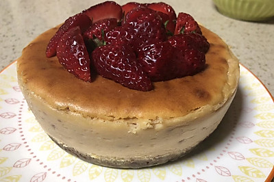 草莓季，来一个草莓重芝士蛋糕。