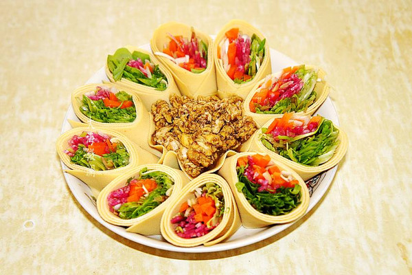 豆腐卷蘸酱菜，春天的故事