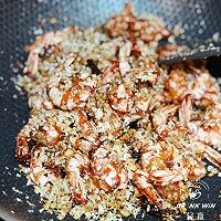 【港菜·避风塘炒虾】的做法图解8