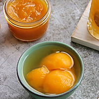 黄桃黄桃，一半煮糖水，一半做果酱的做法图解1