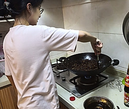 表妹牌牛肉辣椒酱的做法