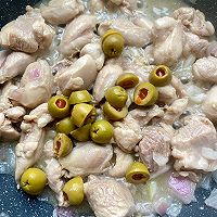 西班牙青橄榄番茄烩鸡的做法图解7