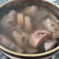 莲藕排骨汤的做法图解2