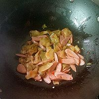 火腿肠鸡蛋炒榨菜的做法图解5