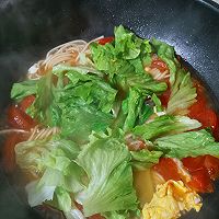 番茄鸡蛋生菜汤面的做法图解7
