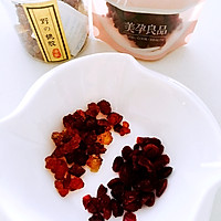 蔓越莓炖桃花胶的做法图解1