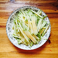 酸辣西葫芦的做法图解1