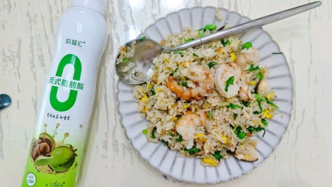 #纳福汇轻松喷出美味虾仁炒饭的做法