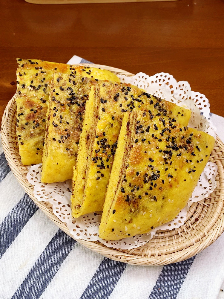 南瓜豆沙发面饼的做法