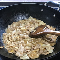 家常杏鲍菇炒肉的做法图解7