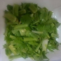 芹菜炒土豆。。的做法图解1