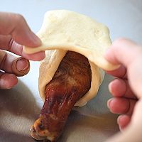 黑椒鸡腿面包：给面包君加一只腌了36小时的鸡腿儿吧的做法图解6