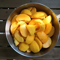 黄桃罐头的做法图解4