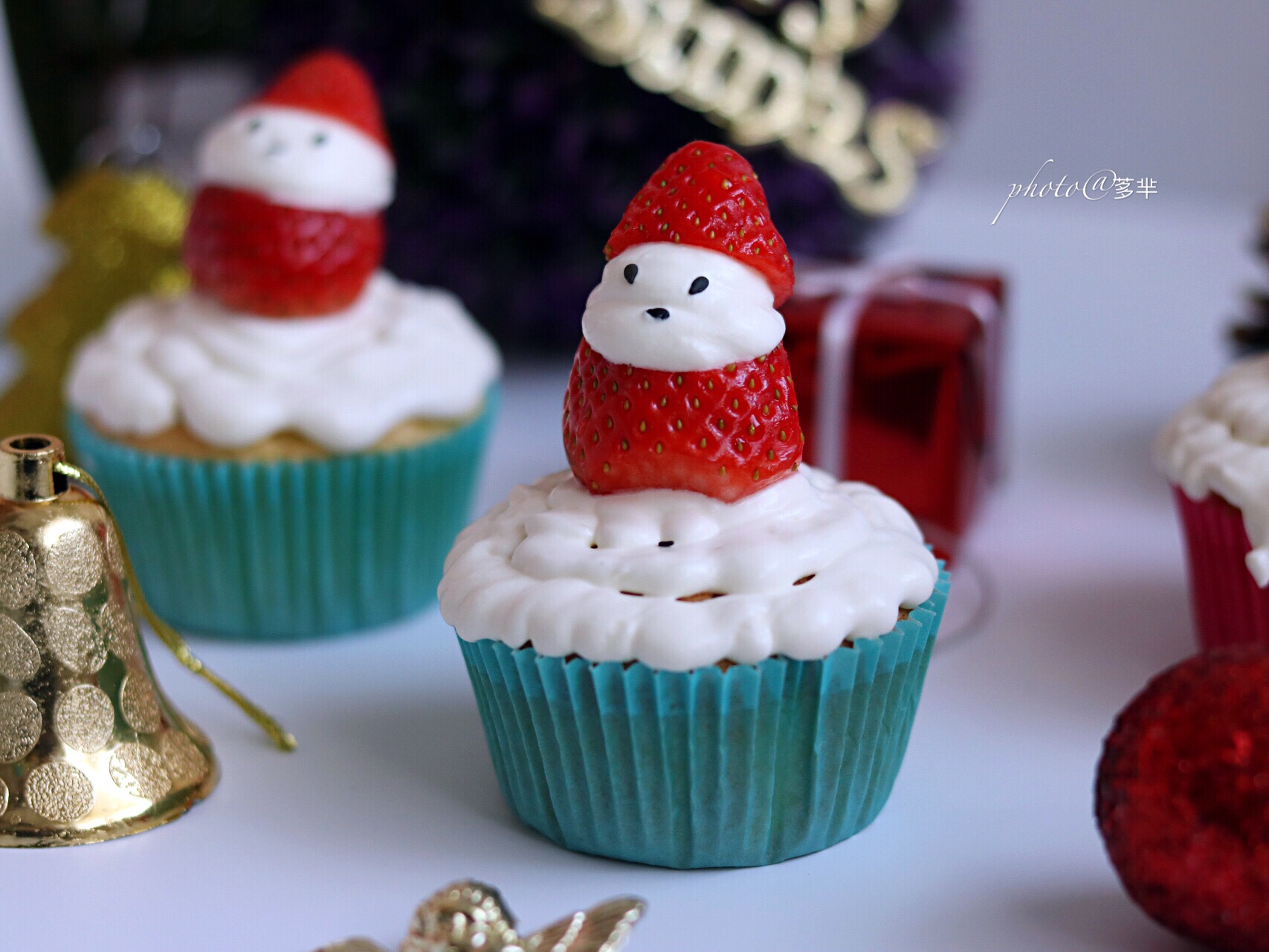草莓纸杯蛋糕|摄影|静物|Dec1212 - 原创作品 - 站酷 (ZCOOL)