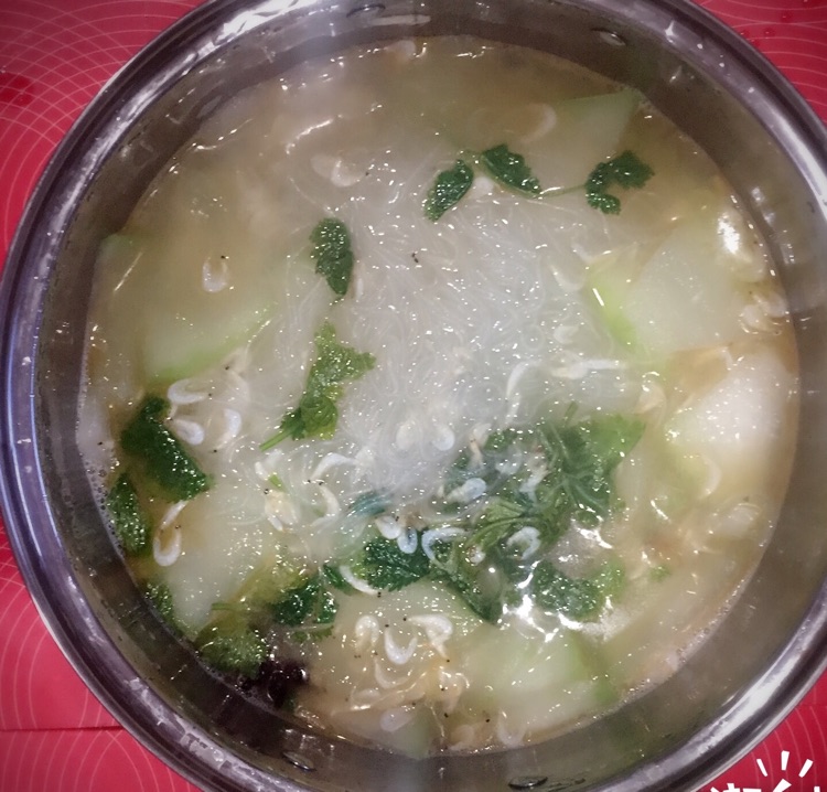 冬瓜虾皮粉丝汤的做法图解1