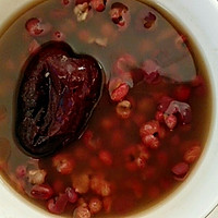 红豆薏米大枣粥的做法图解2