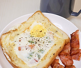 爆浆鸡蛋缤纷培根厚吐司早餐的做法