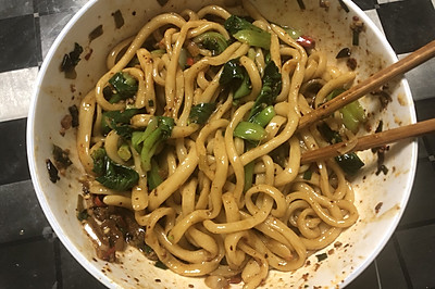 油泼拉条子面