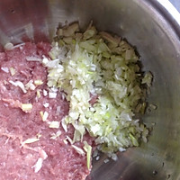 猪肉大葱包子----汤汁饱满版的做法图解3
