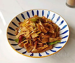 豉香尖椒焖豆皮的做法