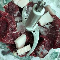 牛肉饼的做法图解1