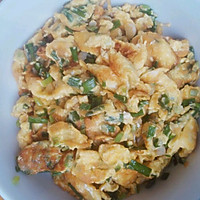 葱花炒鸡蛋的做法图解1