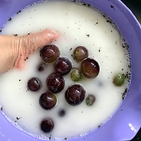 冰镇葡萄汁的做法图解1