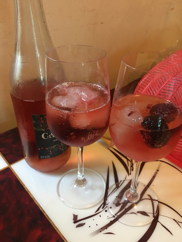 夏日饮品 杨梅汁起泡酒的做法