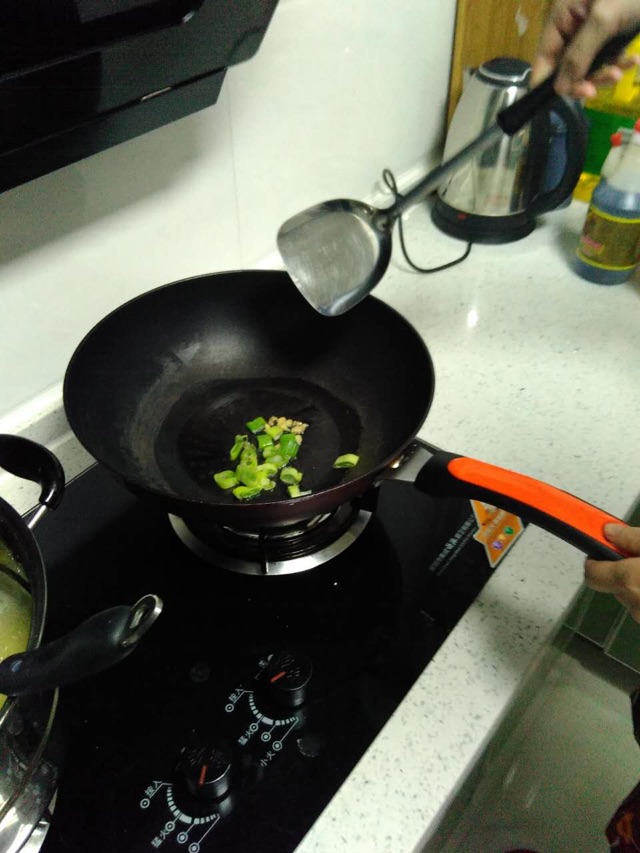 西红柿炒西葫芦的做法图解2