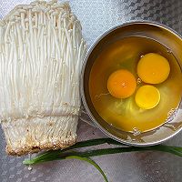 #测测你的夏日美食需求#金针菇炒鸡蛋的做法图解1