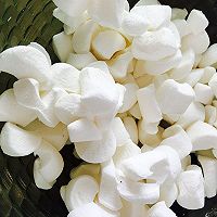 越莓花生牛轧糖的做法图解4