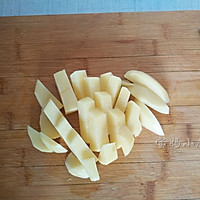 白萝卜炖土豆的做法图解2