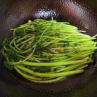 8分钟快手菜：清炒蒜蓉茼蒿/蒿子杆的做法图解7