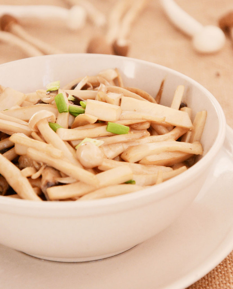 围山公社浏阳菜：茶油焖杂菌的做法