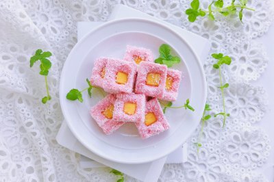 粉嫩软萌—果粒牛奶小方